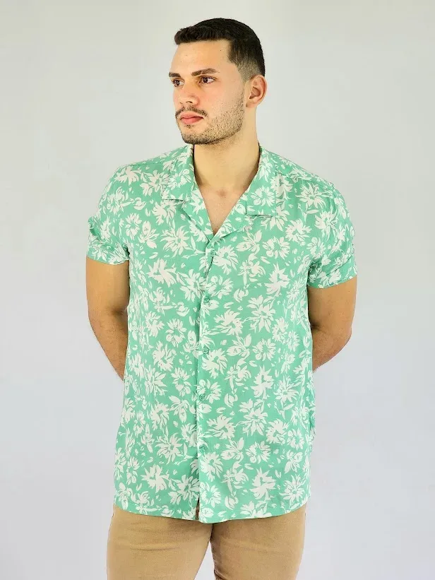 Camisa Touch and Go color verde con diseño floral