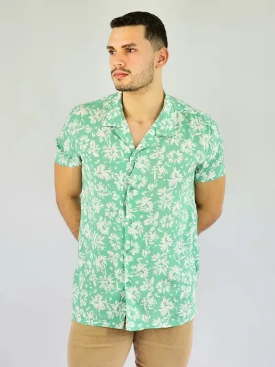 Camisa Touch and Go color verde con diseño floral