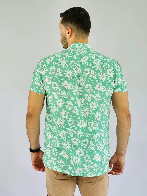 Camisa Touch and Go color verde con diseño floral