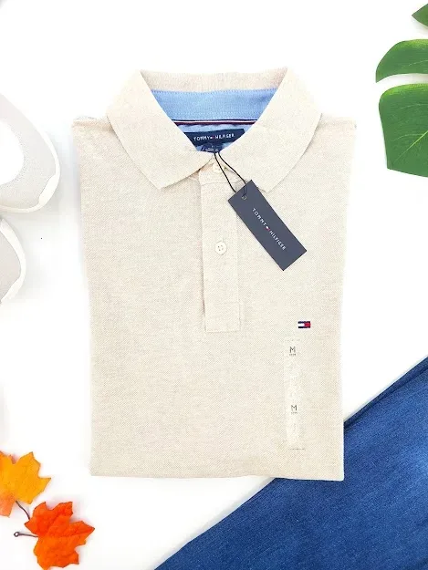 Camiseta Tommy Hilfiger Custom Fit para caballero color beige