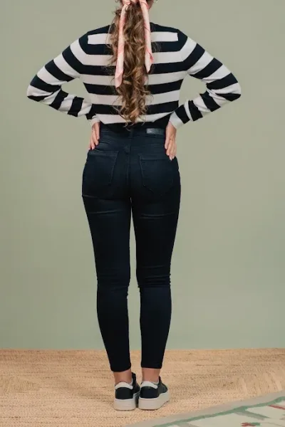 Jeans Estivaneli para dama color negro SO-4216