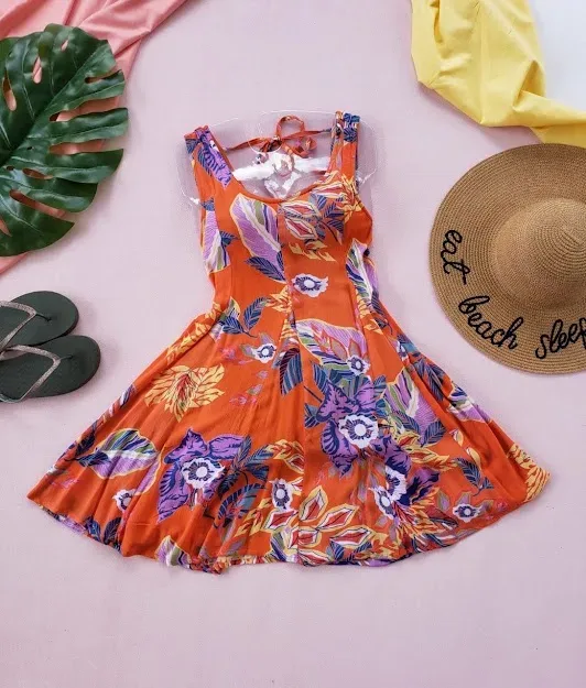 Vestido para dama color naranja con estampado abstracto