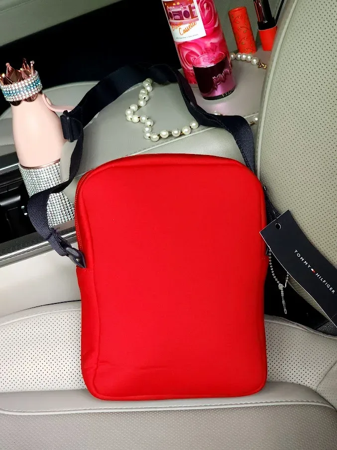 Bolso Tommy Hilfiger para dama color rojo