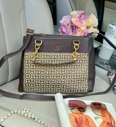 Bolso Tommy Hilfiger para dama color café