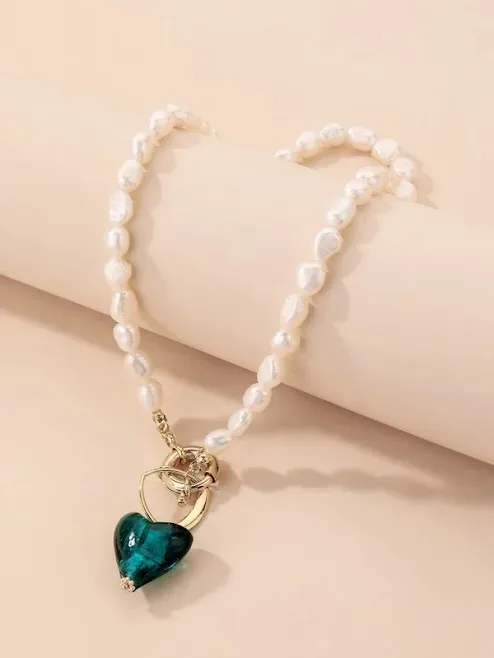 Collar de piedras de fantasía
