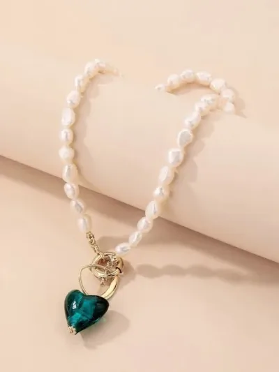 Collar de piedras de fantasía