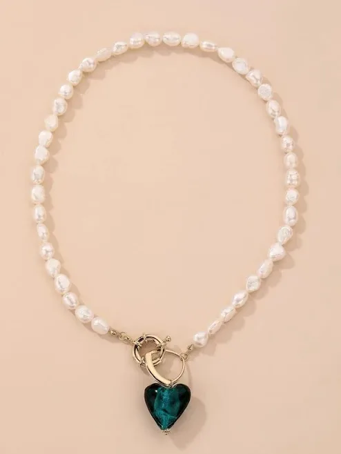 Collar de piedras de fantasía