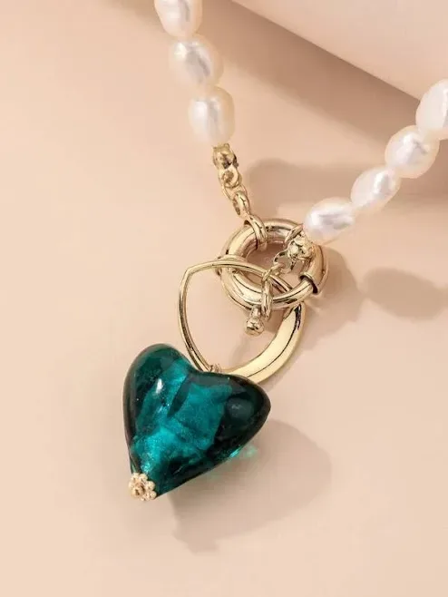 Collar de piedras de fantasía