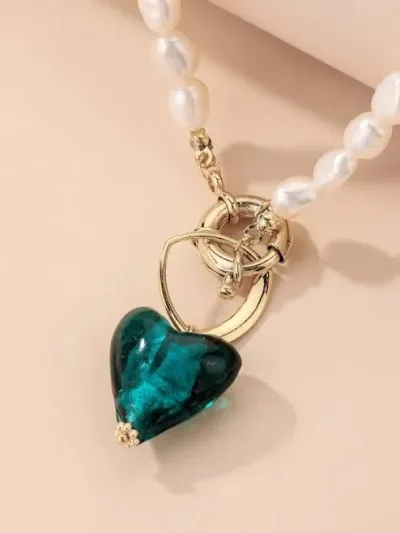 Collar de piedras de fantasía