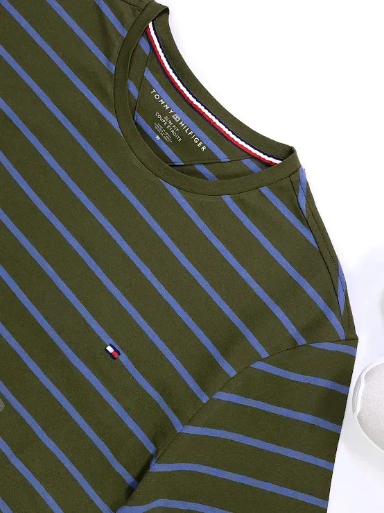 Camiseta Tommy Hilfiger para caballero a rayas.