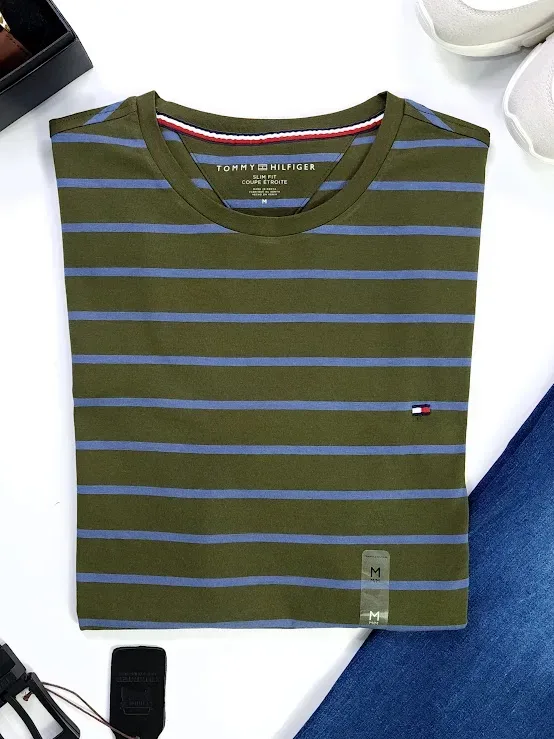 Camiseta Tommy Hilfiger para caballero a rayas.
