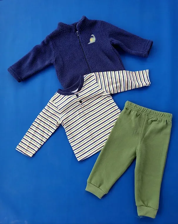 Conjunto para niños multicolor con abrigo color azul