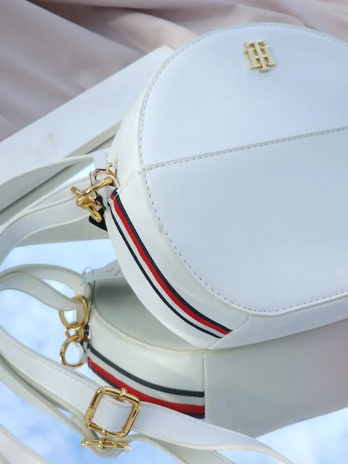 Bolso Tommy Hilfiger para dama color blanco