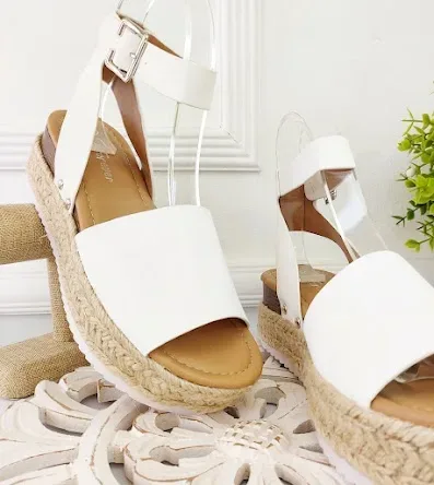 Sandalias para dama color blanco y beige