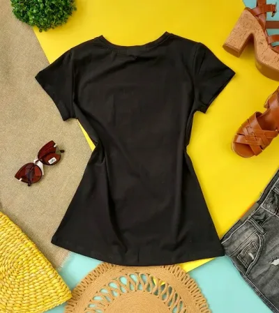 Camiseta para dama con diseño de accesorios
