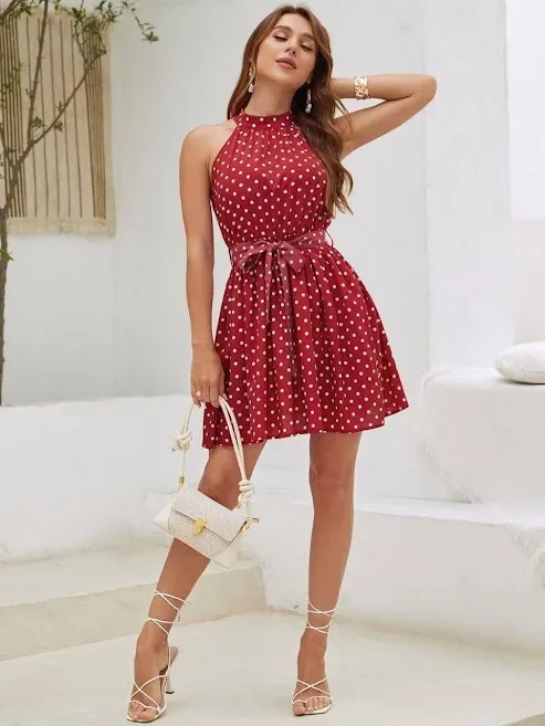 Vestido para dama color rojo con puntos blancos