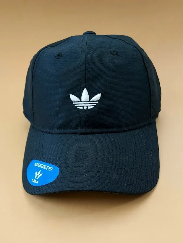Gorra Adidas para caballero color negro con blanco
