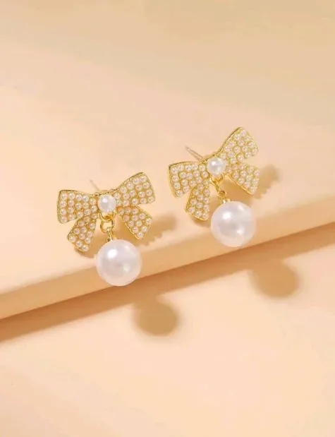 Aretes para dama fanatsía color dorado
