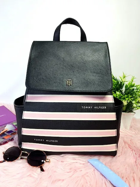 Mochila Tommy Hilfiger para dama color negro