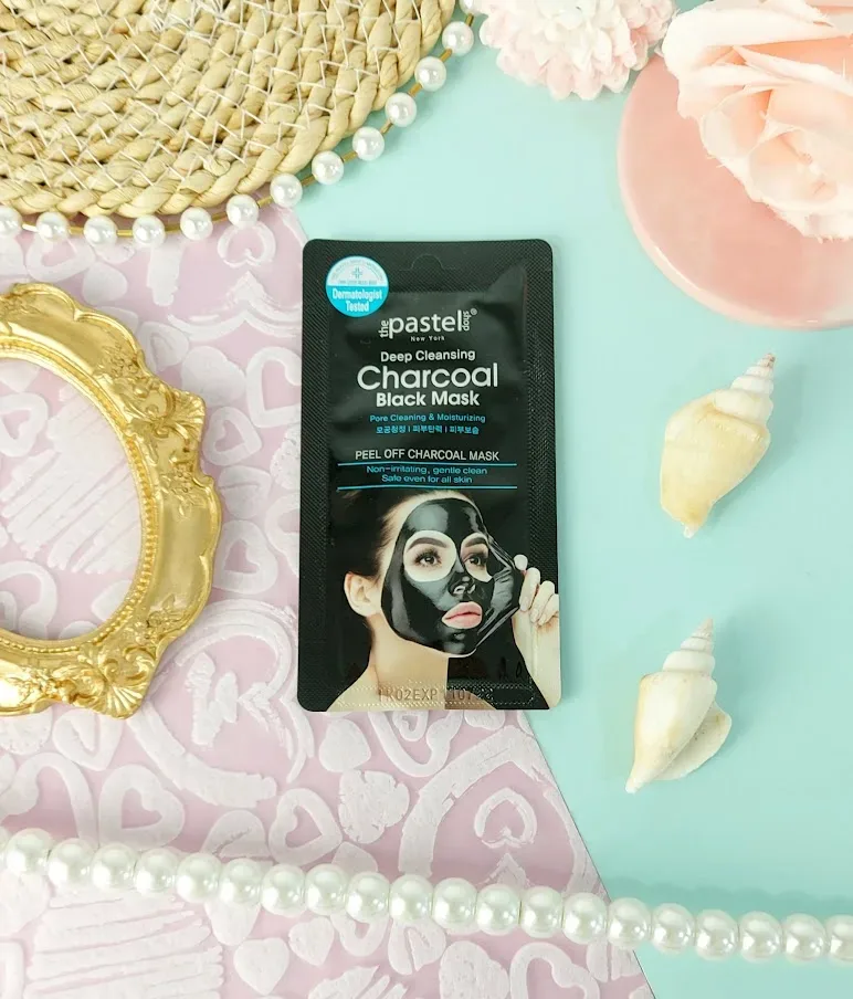 Mascarilla negra de carbón The Pastel New York