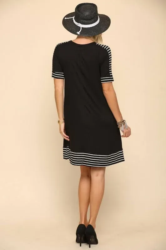 Vestido para dama color negro con diseños de rayas