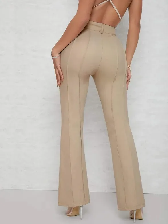 Pantalón para dama color beige de pierna amplia con costura delantera