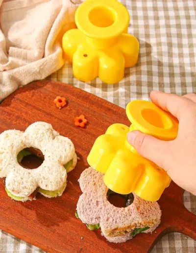 1 Pieza molde con diseño de flor para hacer galletas o sándwich