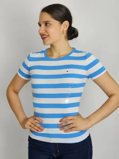 Camiseta Tommy Hilfiger para dama diseño a rayas