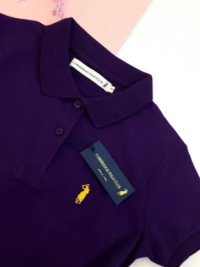 Camiseta Polo Cambrige Club para dama color morado oscuro