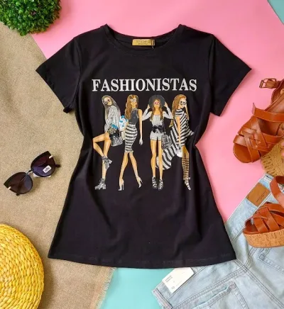 Camiseta para dama color negro con diseño de fashionistas