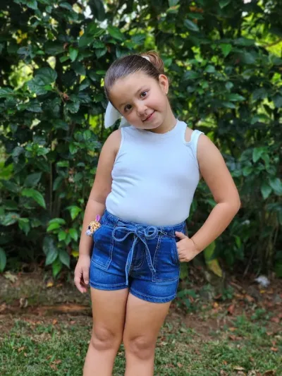 Short para niña color azul / Salvaje