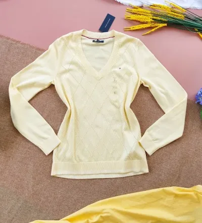 Suéter Tommy Hilfiger para dama color amarillo