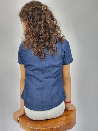 Blusa azul Cambridge Polo Club para niña