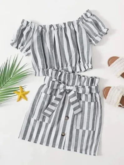Conjunto para niña a rayas color blanco y gris