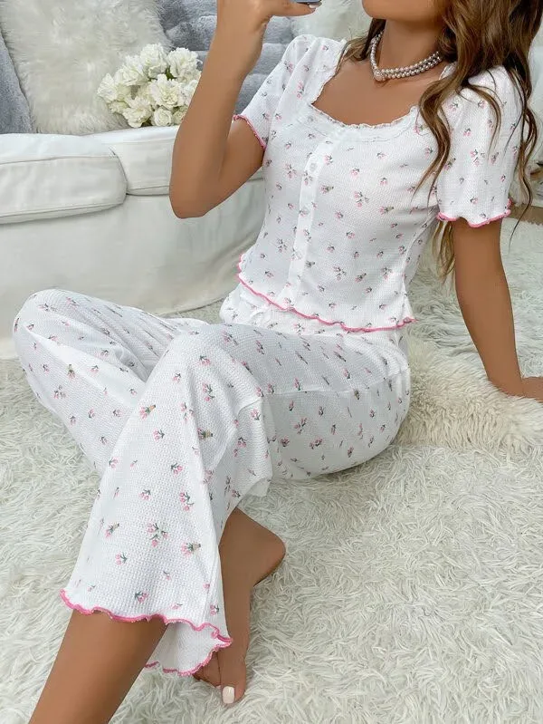 Pijama con diseño floral