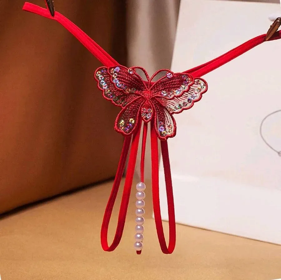 Hilo con detalle de mariposa