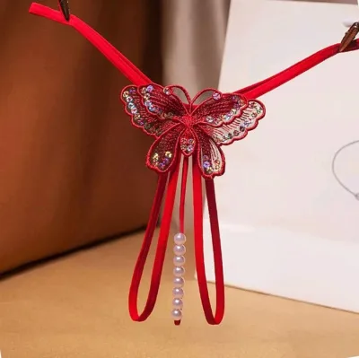 Hilo con detalle de mariposa