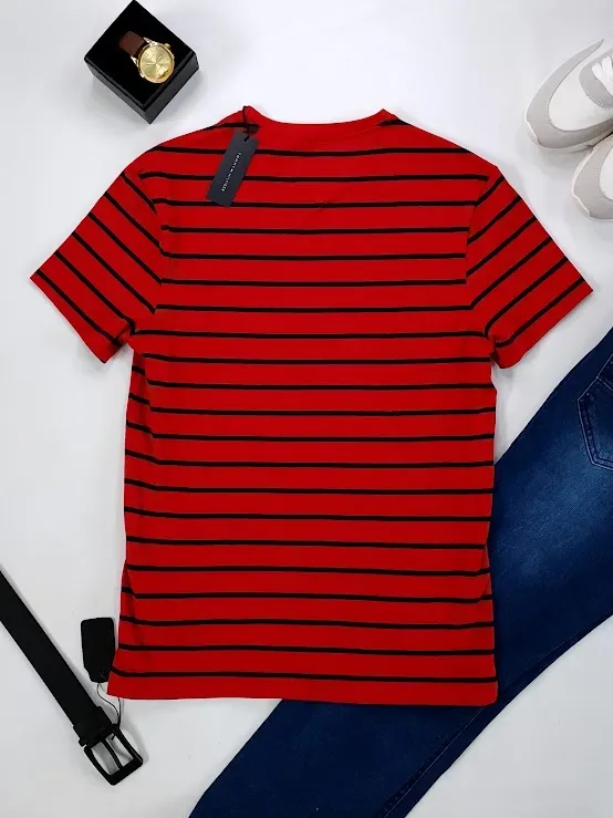 Camiseta Tommy Hilfiger para caballero a rayas.
