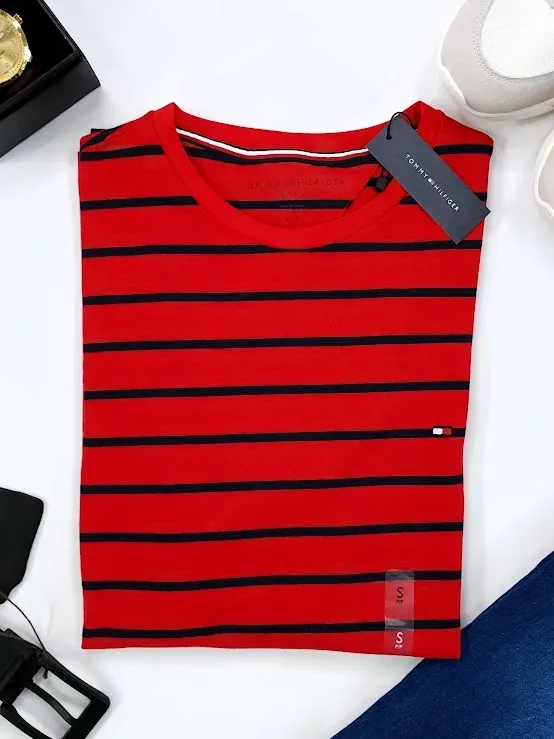 Camiseta Tommy Hilfiger para caballero a rayas.