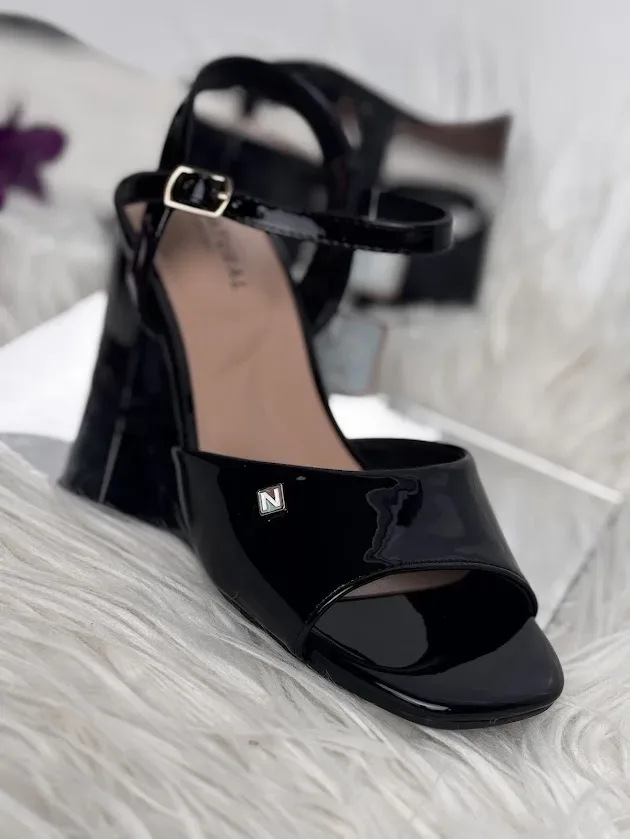 Tacón Natural LENNON BLACK PAT para dama