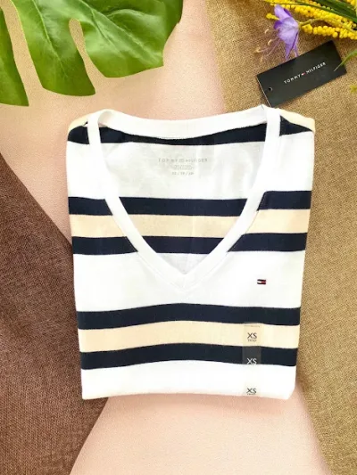 Camiseta Tommy Hilfiger para dama rayas color blanco rosa y azul
