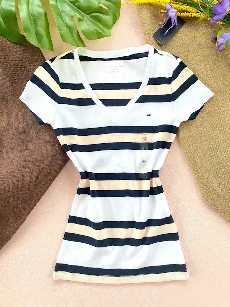 Camiseta Tommy Hilfiger para dama rayas color blanco rosa y azul