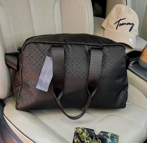 Bolso Tommy Hilfiger para dama color negro