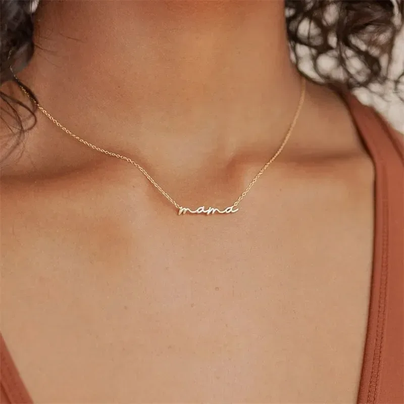 Collar de acero inoxidable para dama color dorado "mamá"