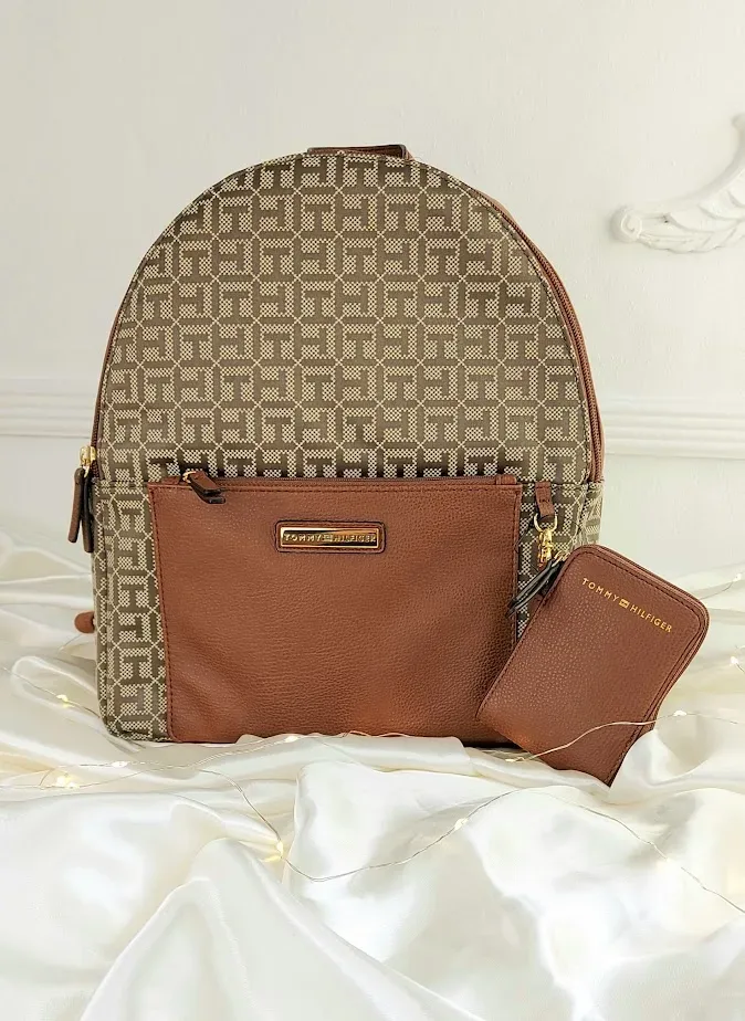 Bolso Tommy Hilfiger para dama color camel y beige