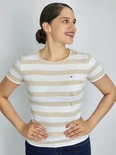 Camiseta Tommy Hilfiger para dama diseño a rayas