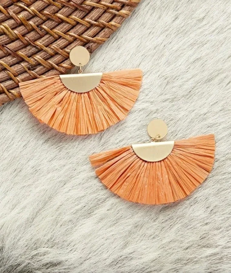 Aretes para dama de fantasía con forma de abanico