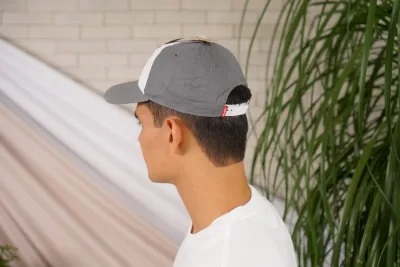 Gorra Levi´s para caballero color gris y blanco