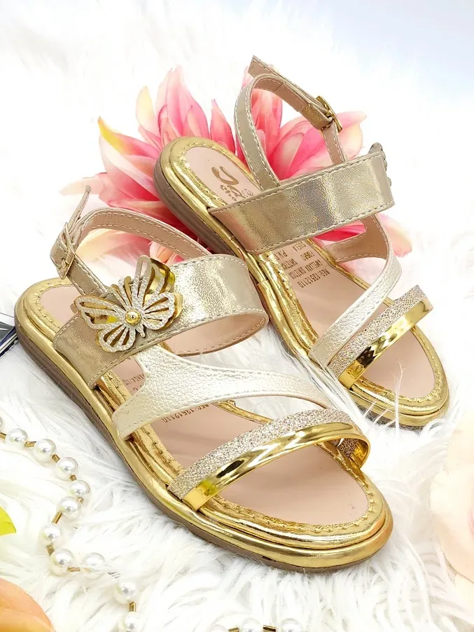 Sandalias para niña color dorado