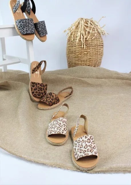 Sandalia Wild Girl para dama color gris SD45469